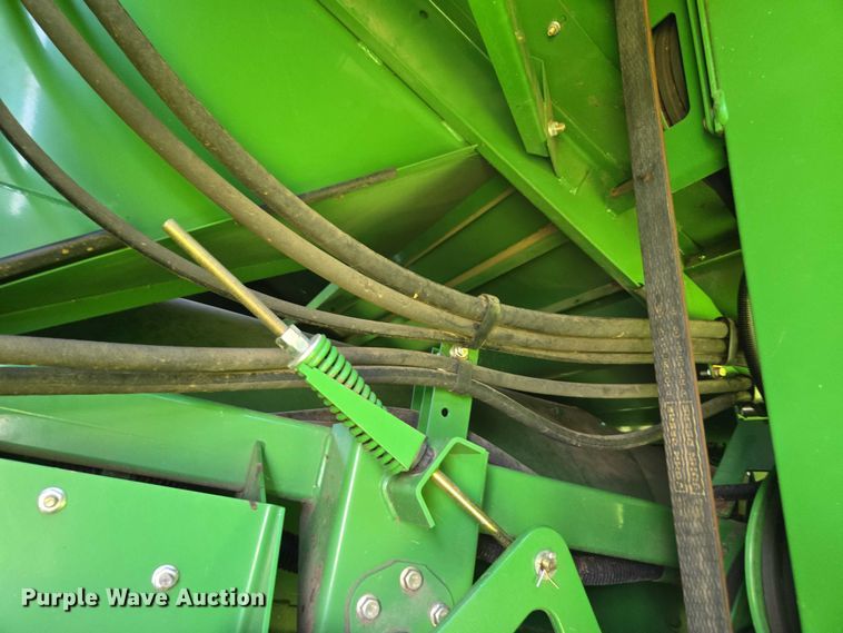 image for item DU7921 2014 John Deere S690 RWA combine