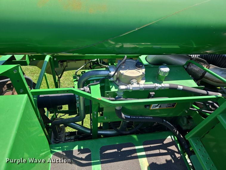 image for item DU7921 2014 John Deere S690 RWA combine
