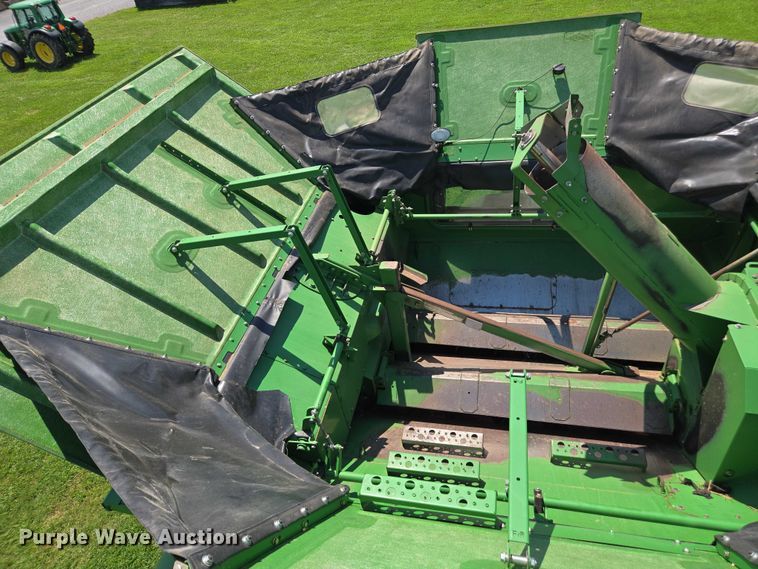 image for item DU7921 2014 John Deere S690 RWA combine