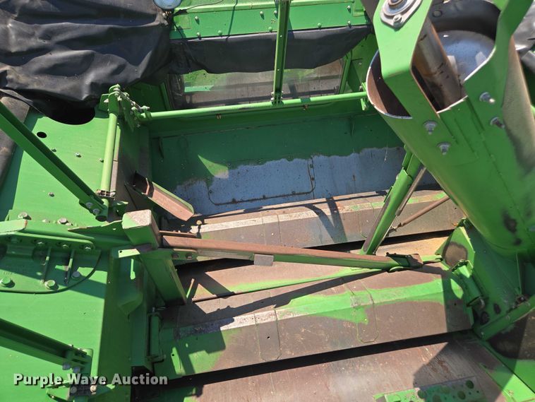 image for item DU7921 2014 John Deere S690 RWA combine