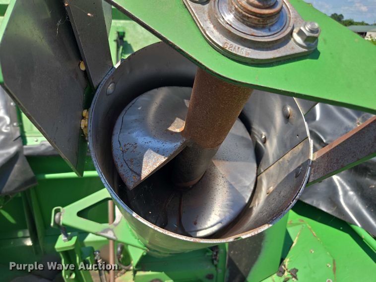 image for item DU7921 2014 John Deere S690 RWA combine