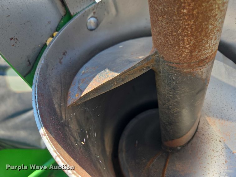 image for item DU7921 2014 John Deere S690 RWA combine