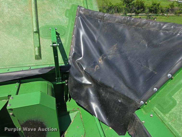 image for item DU7921 2014 John Deere S690 RWA combine