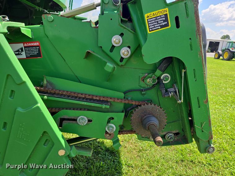 image for item DU7921 2014 John Deere S690 RWA combine