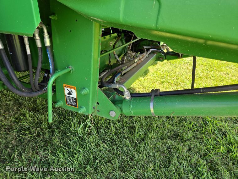 image for item DU7921 2014 John Deere S690 RWA combine