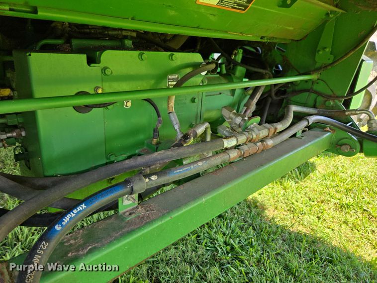 image for item DU7921 2014 John Deere S690 RWA combine