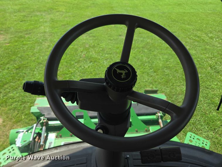 image for item DU7921 2014 John Deere S690 RWA combine