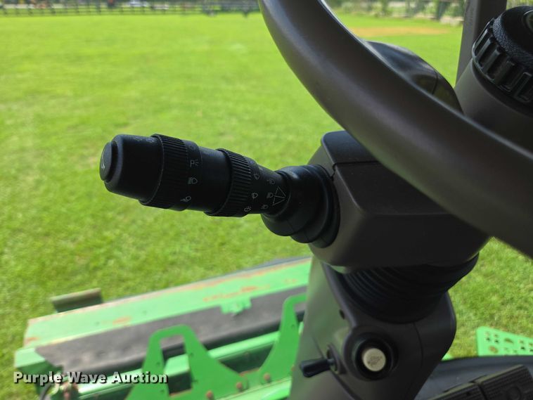 image for item DU7921 2014 John Deere S690 RWA combine