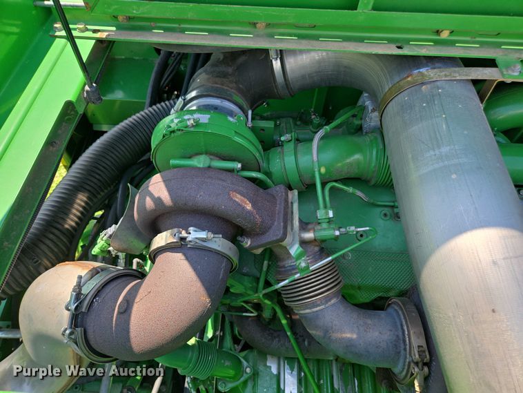 image for item DU7921 2014 John Deere S690 RWA combine