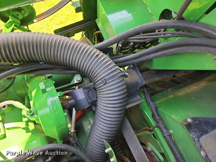 image for item DU7921 2014 John Deere S690 RWA combine