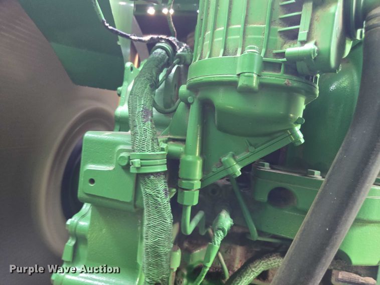 image for item DU7921 2014 John Deere S690 RWA combine