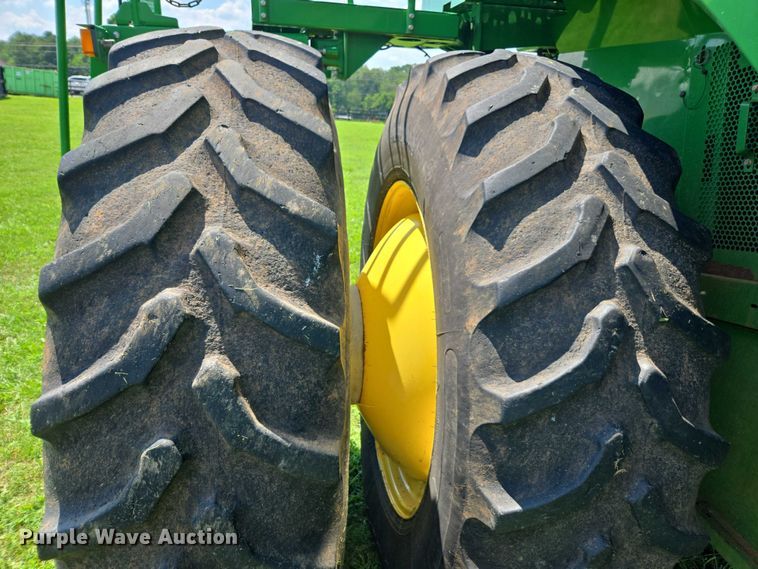 image for item DU7921 2014 John Deere S690 RWA combine