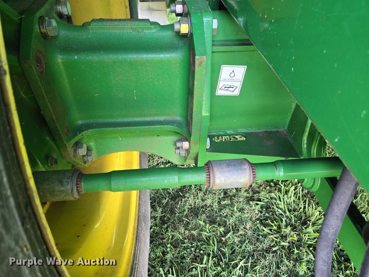 image for item DU7921 2014 John Deere S690 RWA combine