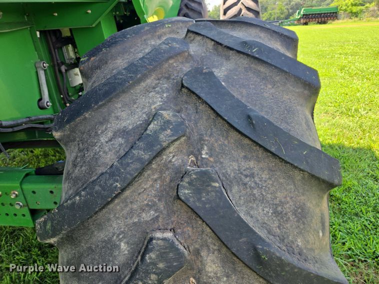 image for item DU7921 2014 John Deere S690 RWA combine