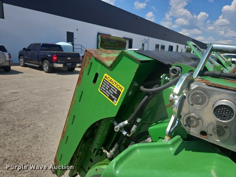 image for item DU7941 2019 John Deere S780 RWA combine