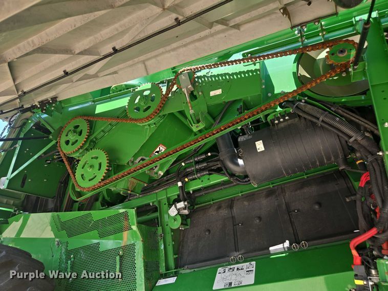 image for item DU7941 2019 John Deere S780 RWA combine
