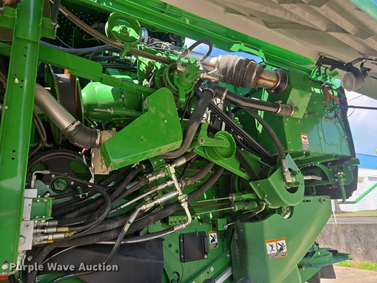 image for item DU7941 2019 John Deere S780 RWA combine