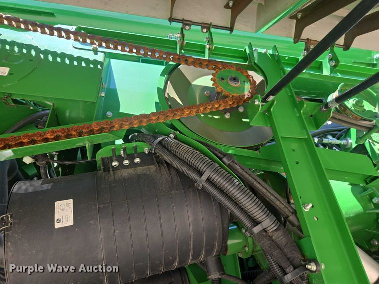 image for item DU7941 2019 John Deere S780 RWA combine