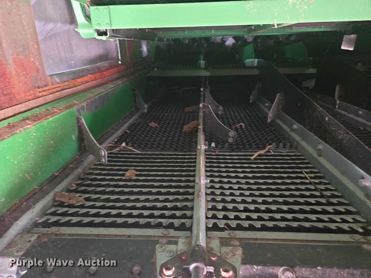 image for item DU7941 2019 John Deere S780 RWA combine