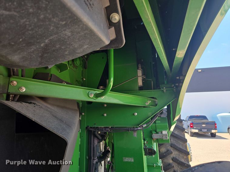 image for item DU7941 2019 John Deere S780 RWA combine