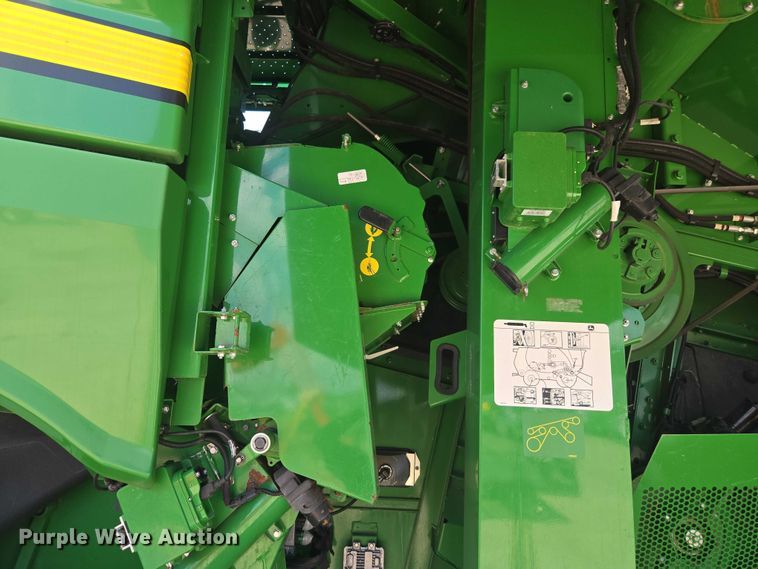 image for item DU7941 2019 John Deere S780 RWA combine