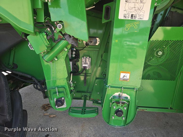 image for item DU7941 2019 John Deere S780 RWA combine