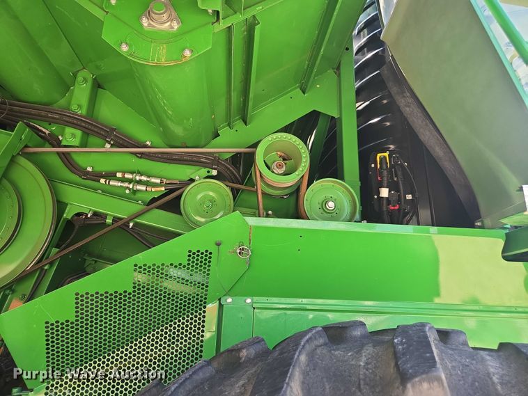 image for item DU7941 2019 John Deere S780 RWA combine