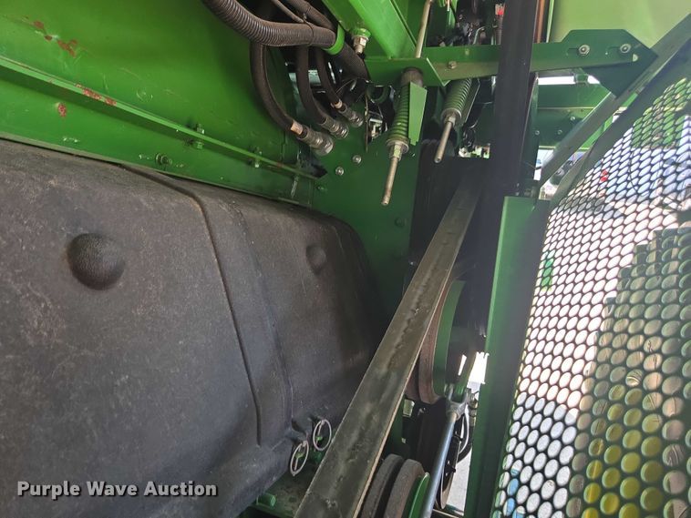 image for item DU7941 2019 John Deere S780 RWA combine