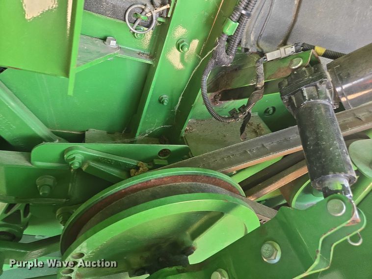 image for item DU7941 2019 John Deere S780 RWA combine