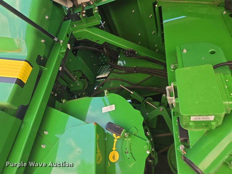 image for item DU7941 2019 John Deere S780 RWA combine