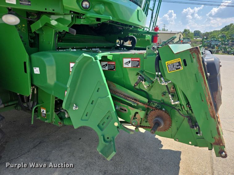 image for item DU7941 2019 John Deere S780 RWA combine