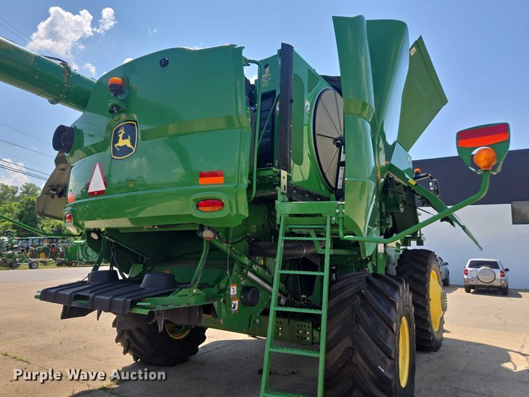 image for item DU7941 2019 John Deere S780 RWA combine