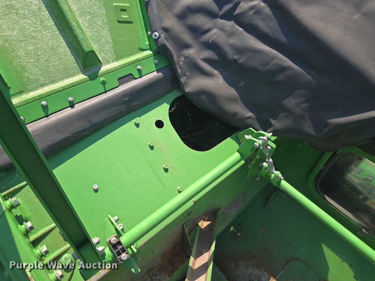 image for item DU7941 2019 John Deere S780 RWA combine