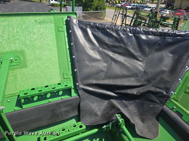 image for item DU7941 2019 John Deere S780 RWA combine