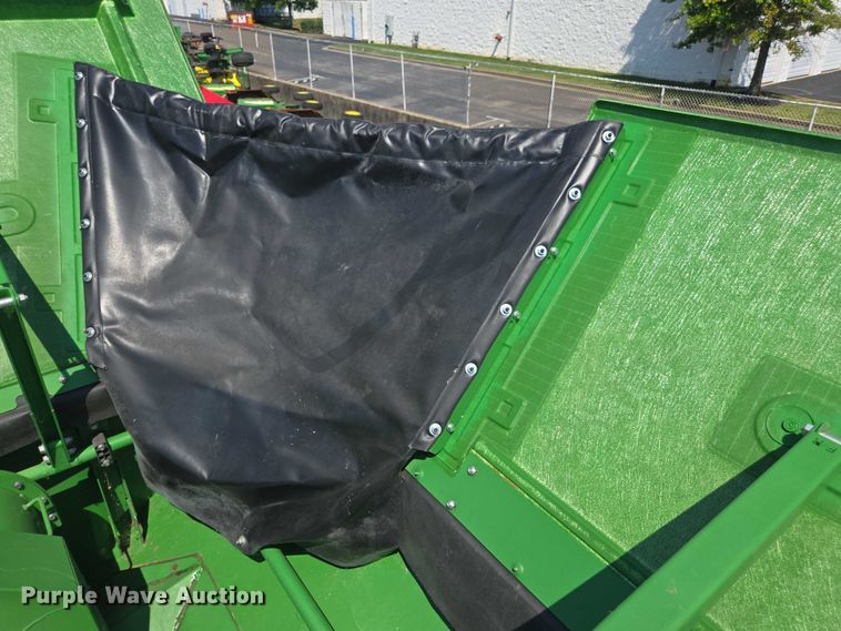 image for item DU7941 2019 John Deere S780 RWA combine