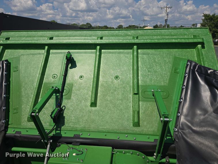 image for item DU7941 2019 John Deere S780 RWA combine