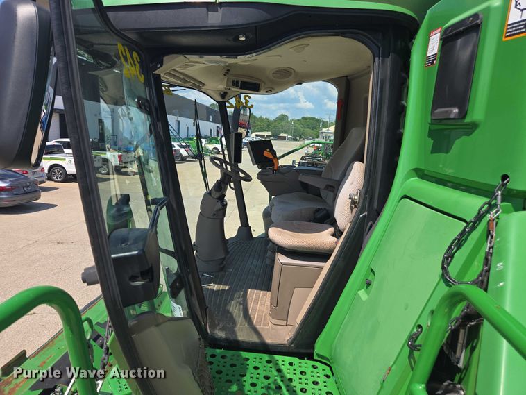 image for item DU7941 2019 John Deere S780 RWA combine