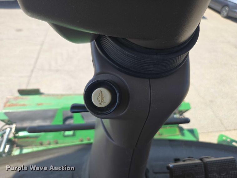 image for item DU7941 2019 John Deere S780 RWA combine