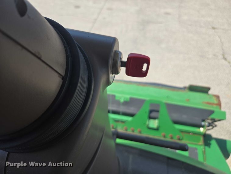 image for item DU7941 2019 John Deere S780 RWA combine