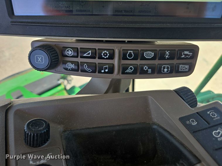 image for item DU7941 2019 John Deere S780 RWA combine