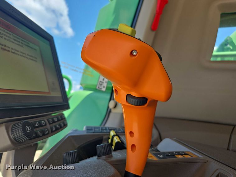 image for item DU7941 2019 John Deere S780 RWA combine