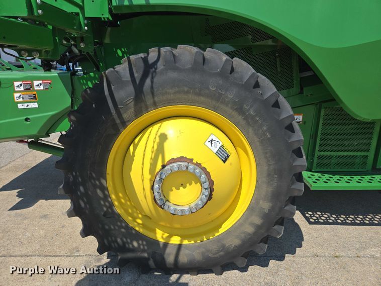 image for item DU7941 2019 John Deere S780 RWA combine