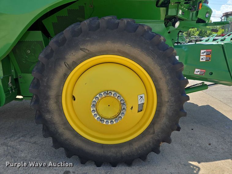 image for item DU7941 2019 John Deere S780 RWA combine