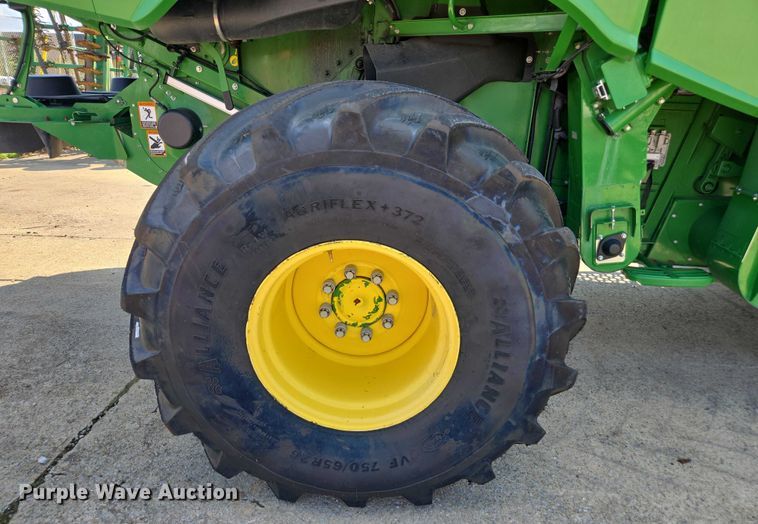 image for item DU7941 2019 John Deere S780 RWA combine
