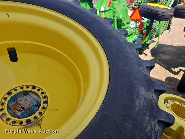 image for item DU7941 2019 John Deere S780 RWA combine