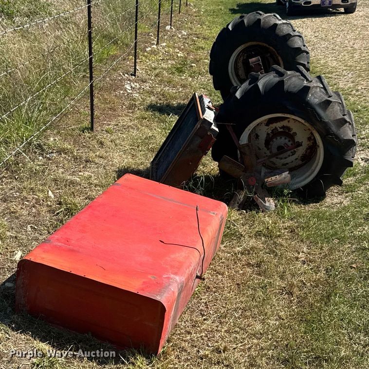 image for item DU9430 White 8700 Combine Parts