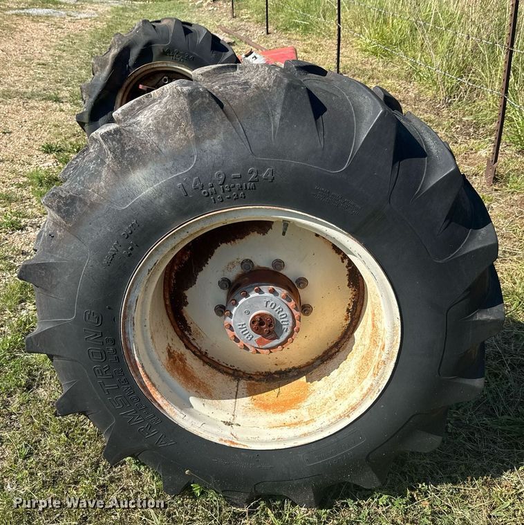 image for item DU9430 White 8700 Combine Parts