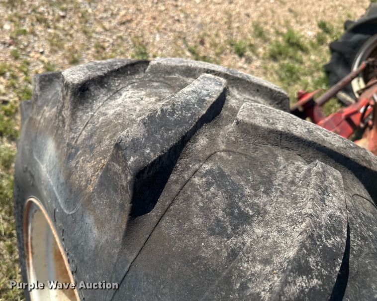 image for item DU9430 White 8700 Combine Parts