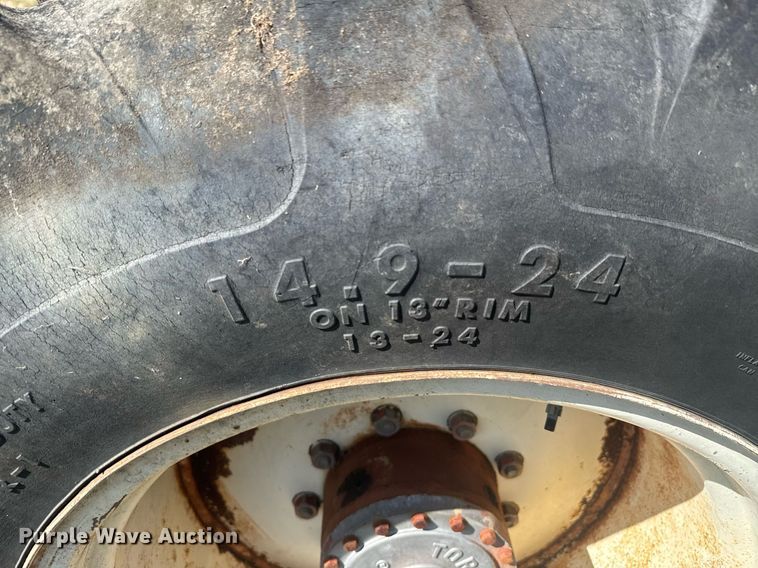 image for item DU9430 White 8700 Combine Parts