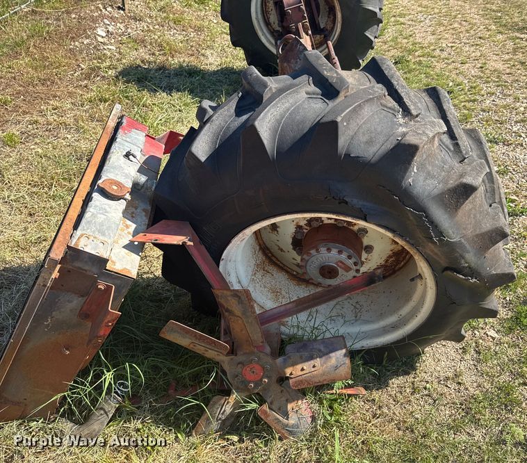 image for item DU9430 White 8700 Combine Parts